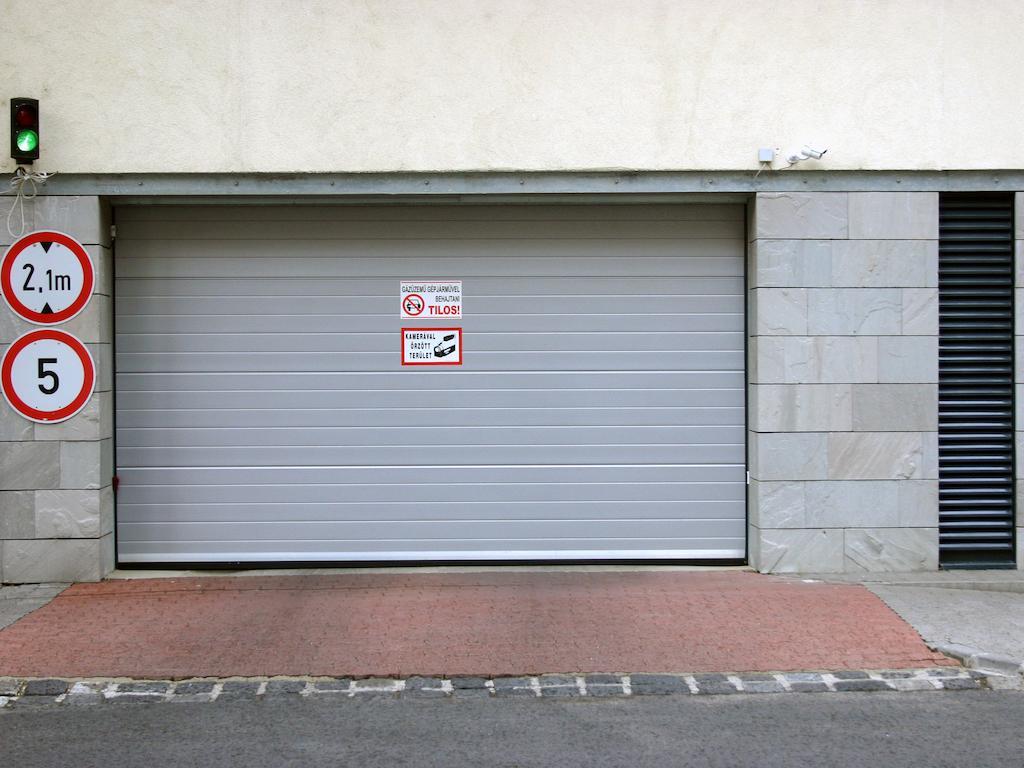Arriva Apartment, Optional Indoor Parking Budapest Exteriör bild
