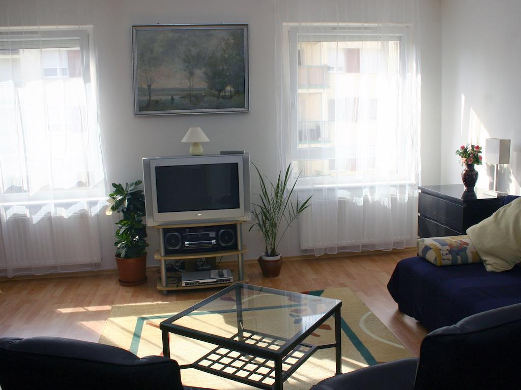 Arriva Apartment, Optional Indoor Parking Budapest Rum bild